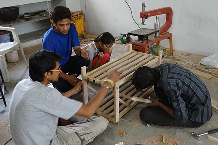 Team woodworking & structure build
